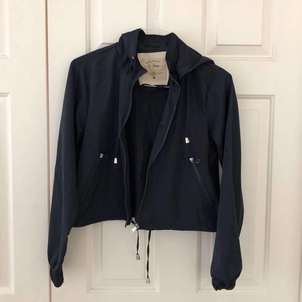 Lightweight, crop jacket